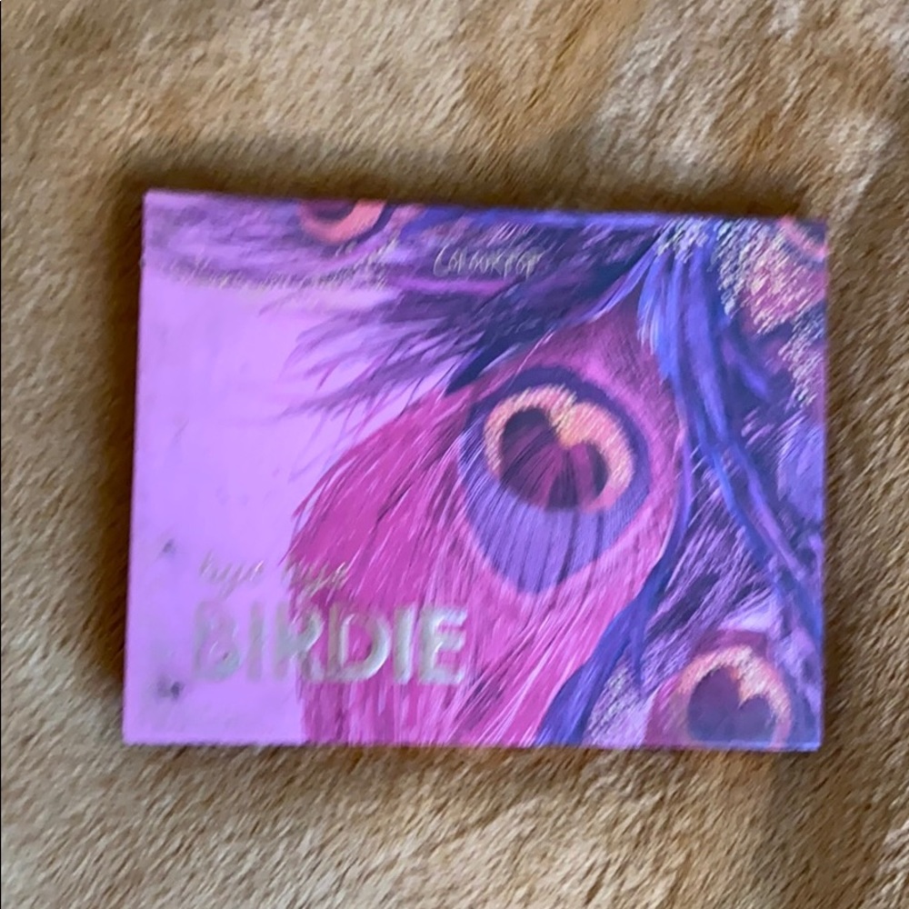 I am selling a color pop eyeshadow palette